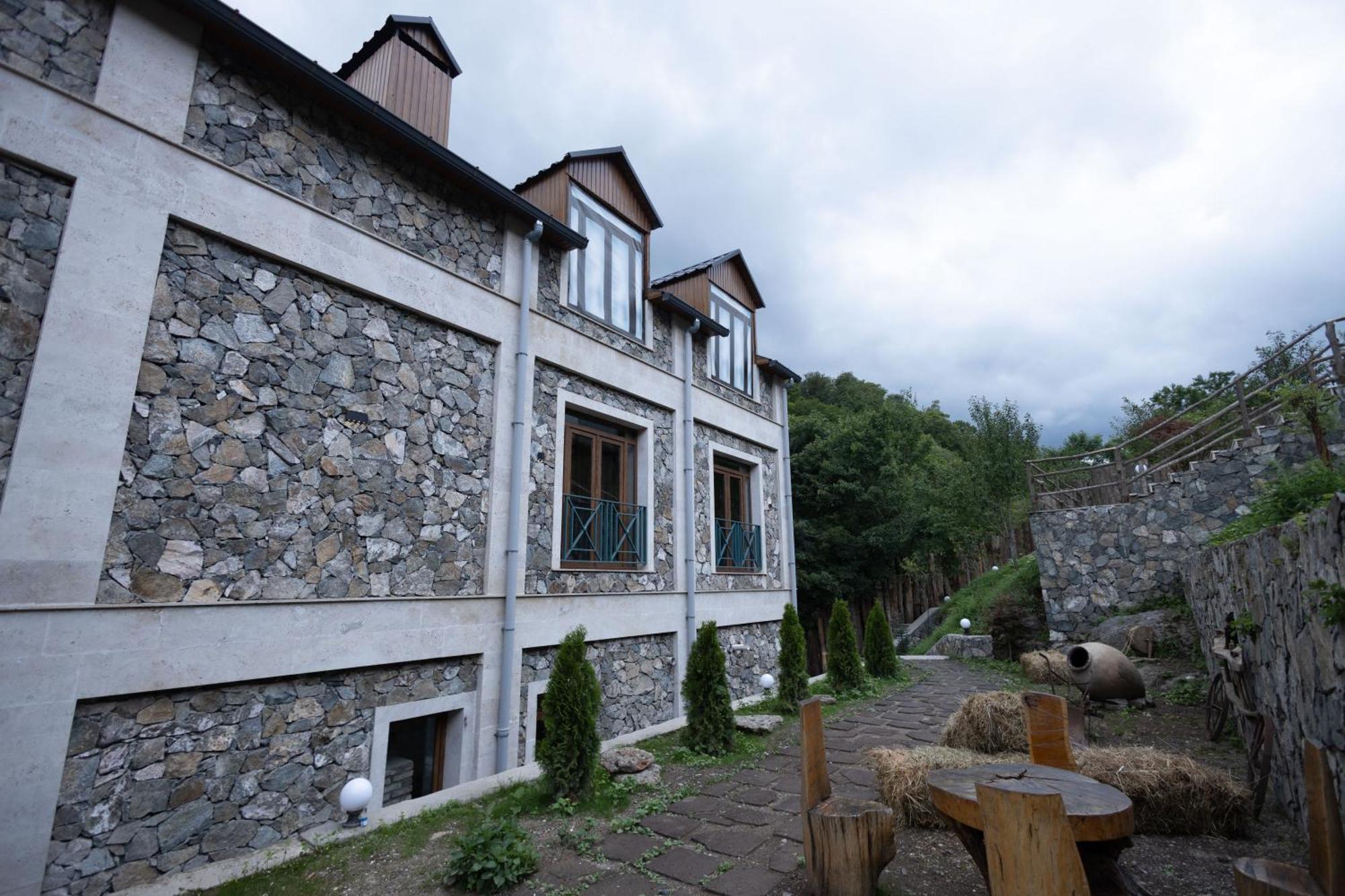 Valley Park Dilidzjan Buitenkant foto