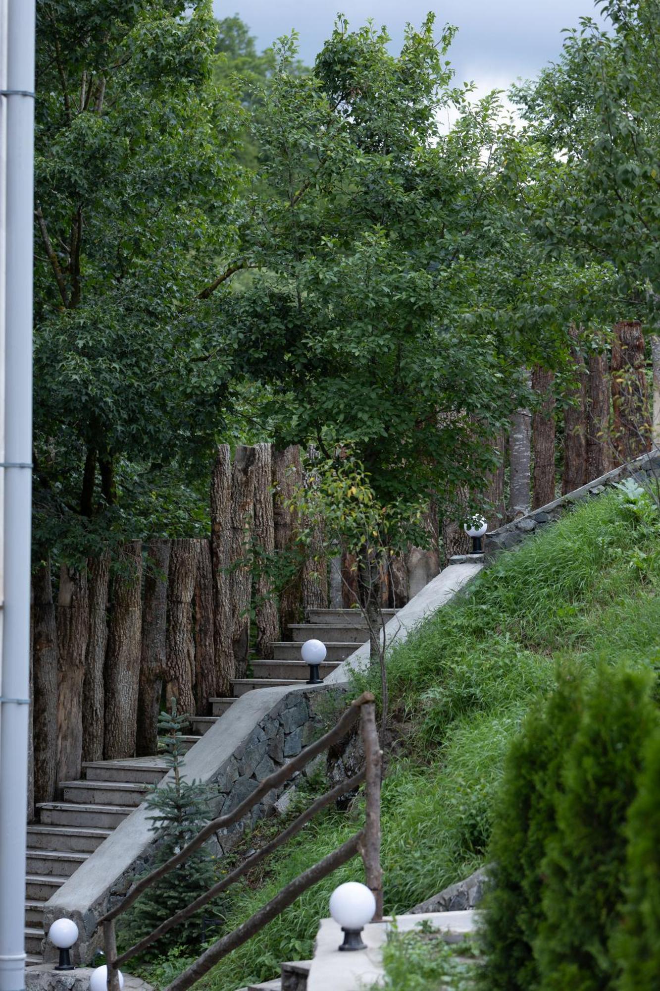 Valley Park Dilidzjan Buitenkant foto
